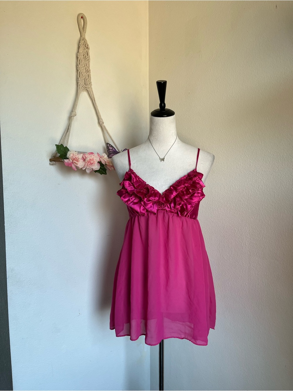 Women’s Ruffled Satin & Chiffon Chemise size medium